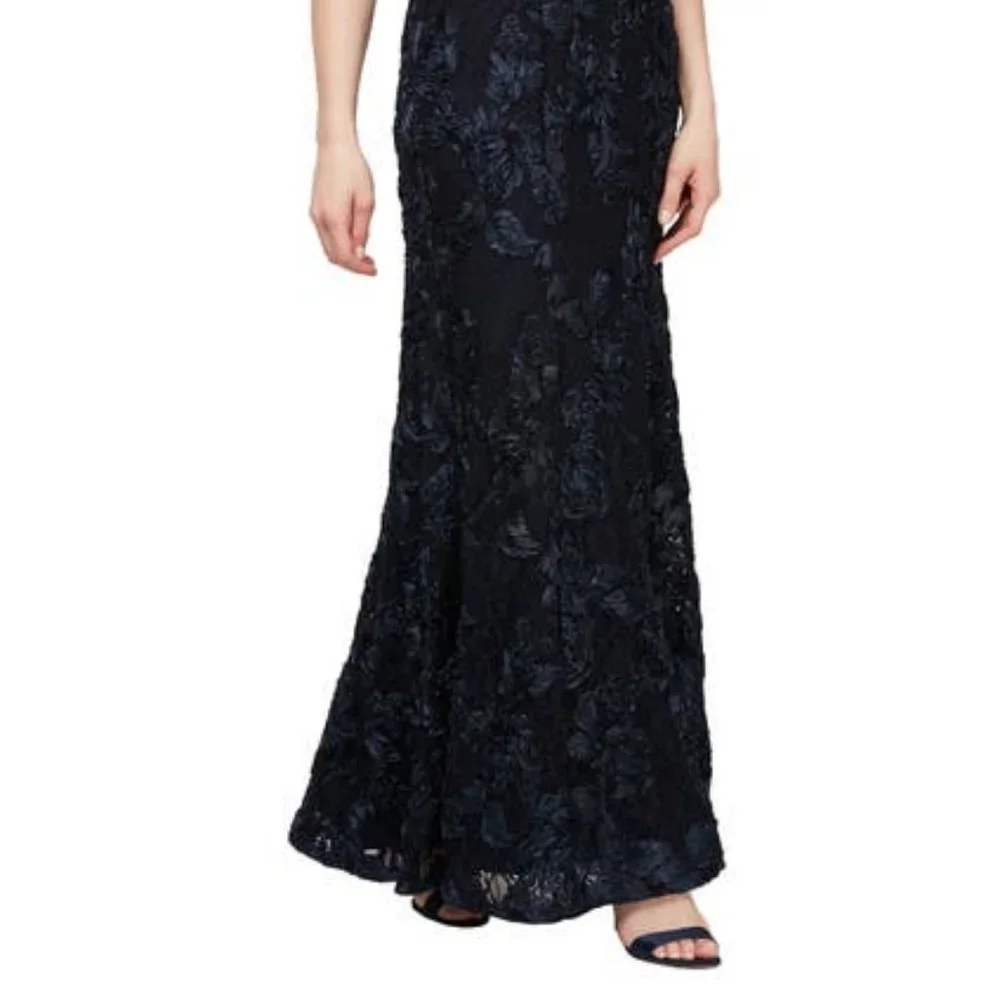 🌟SLNY || Sweetheart Neck Soutache Lace Gown - Picture 2 of 16